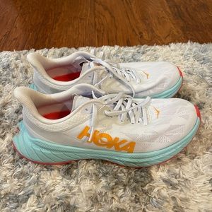 Hoka carbon X2 tennis shoe